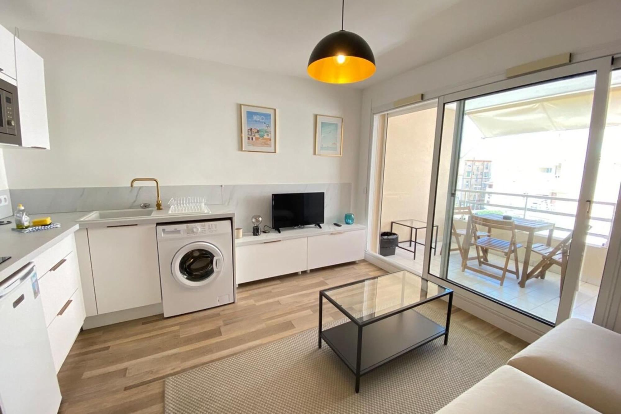 06Ai - Beautiful Renovated Studio - Sea And Pool View Vallauris Ngoại thất bức ảnh