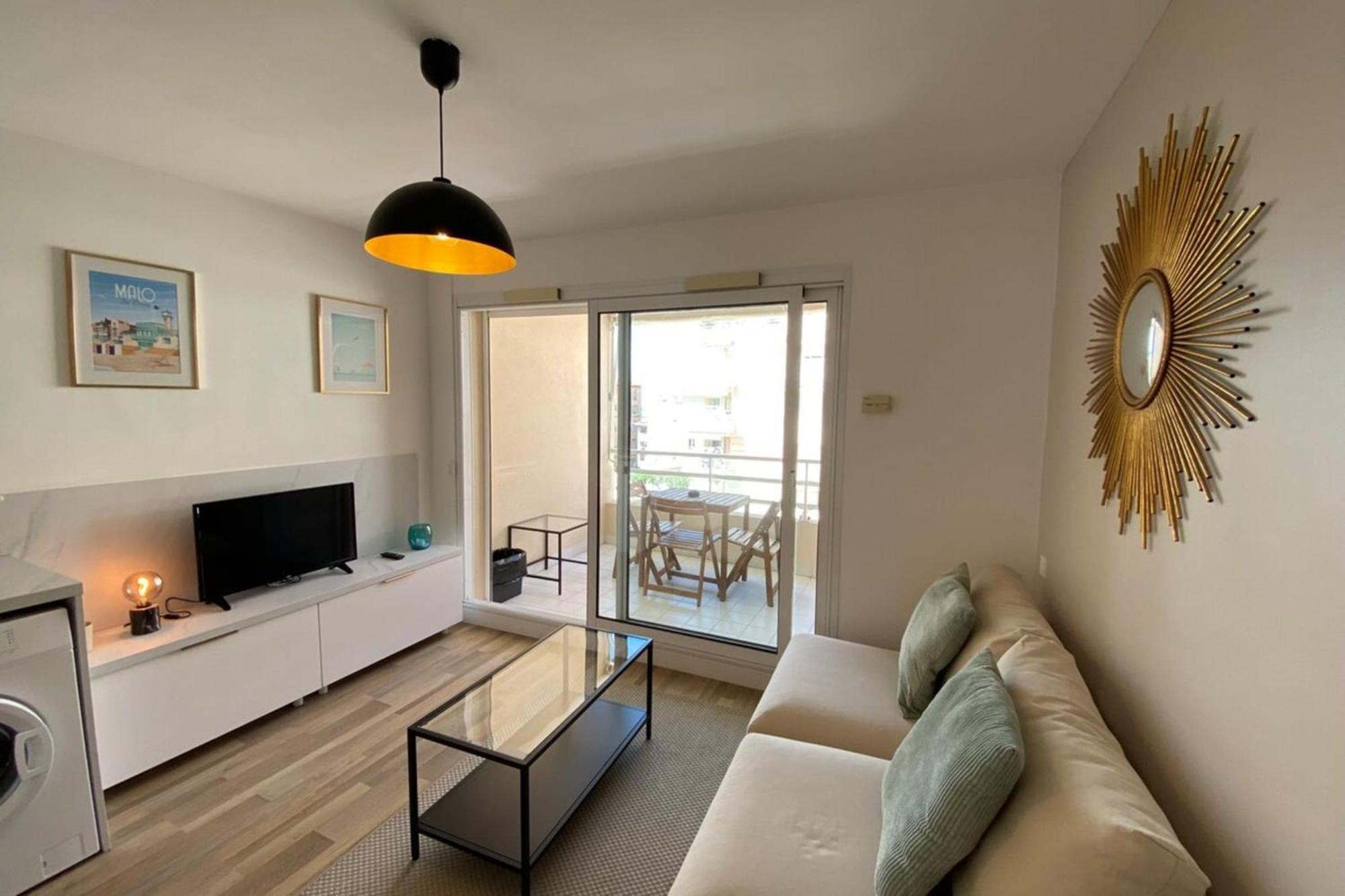 06Ai - Beautiful Renovated Studio - Sea And Pool View Vallauris Ngoại thất bức ảnh