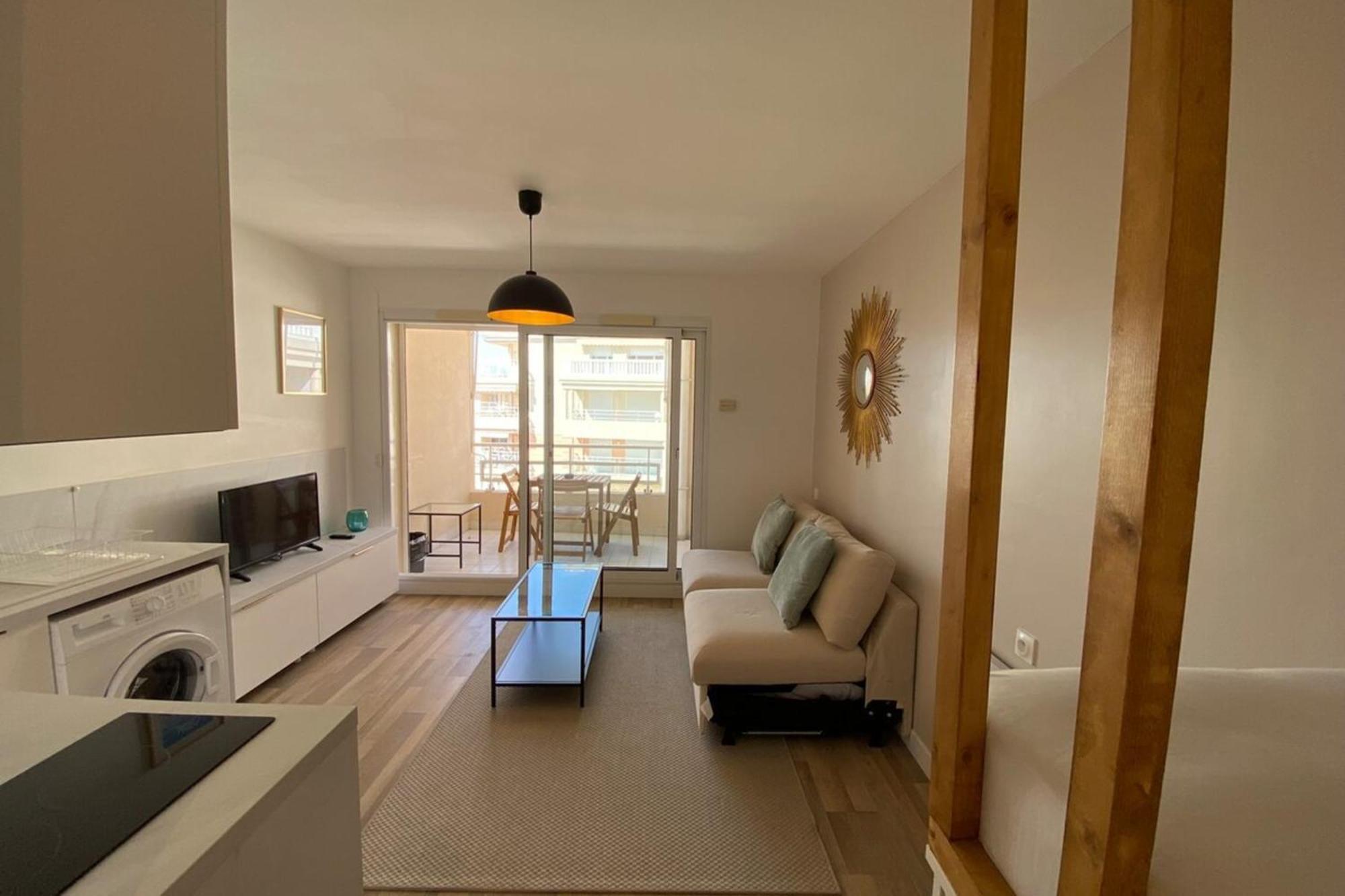 06Ai - Beautiful Renovated Studio - Sea And Pool View Vallauris Ngoại thất bức ảnh
