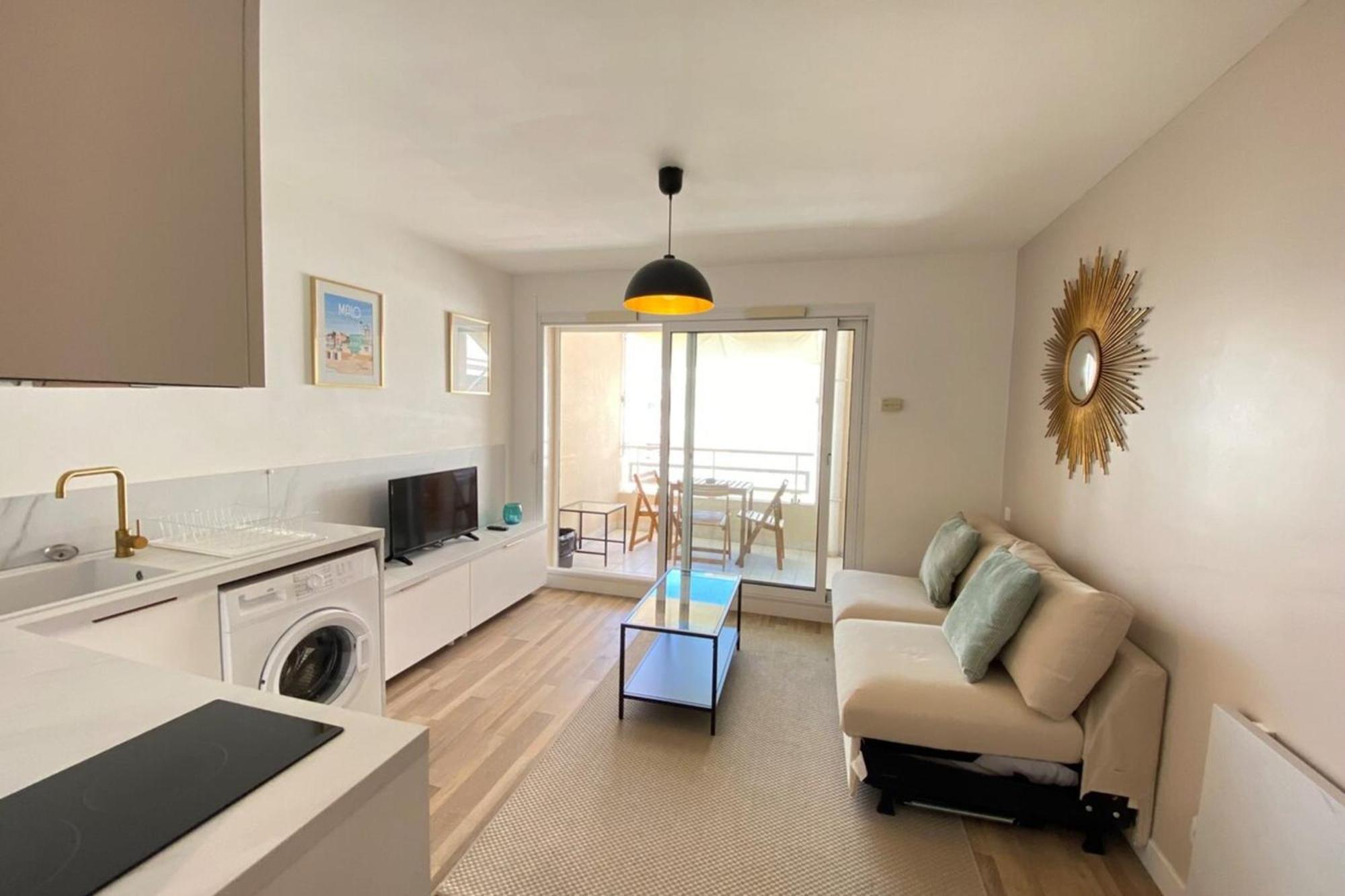 06Ai - Beautiful Renovated Studio - Sea And Pool View Vallauris Ngoại thất bức ảnh