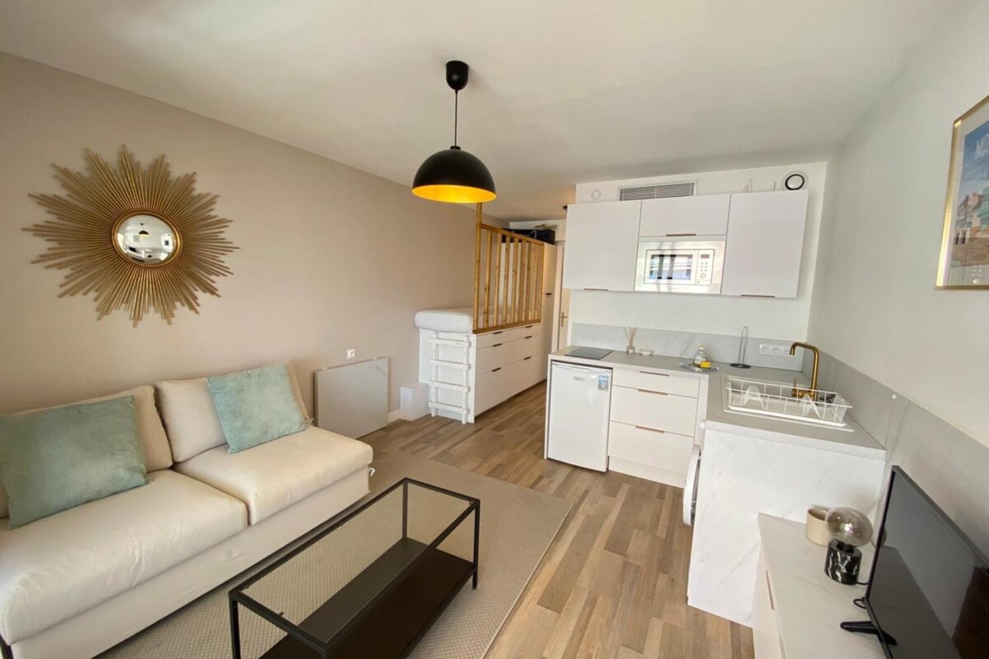 06Ai - Beautiful Renovated Studio - Sea And Pool View Vallauris Ngoại thất bức ảnh